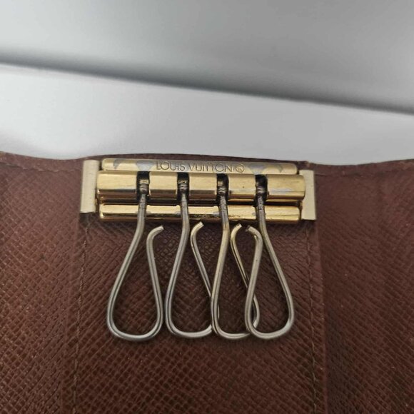 Louis Vuitton Multicles 4 Ring Key Case Holder Purse - Picture 7 of 7